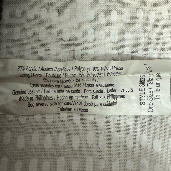 Isotoner Winter Gloves with Palm Grips - Picture 5 of 5